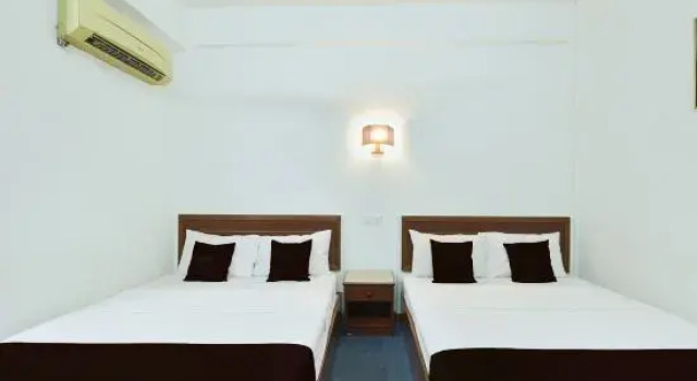 Люкс Hotel O near Monas formerly Cideng Timur Residence