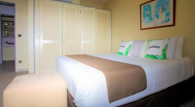 Spacious Villa with Ocean and Mountain view-4 beds
