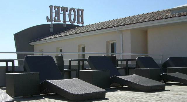 Hotel Grand Cap Rooftop Pool, Book Hotel Agde Canal du Midi