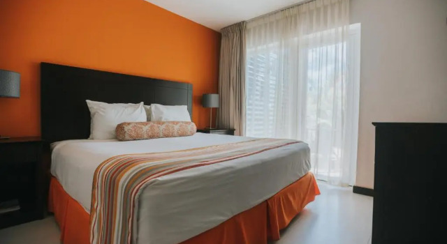 Люкс Отель Voco Surfside Aruba 