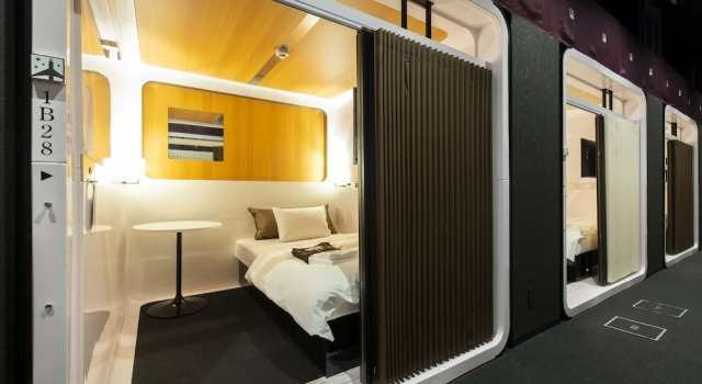 Кровать в общем номере (мужской номер) FIRSTCABIN Kyoto Nijojo