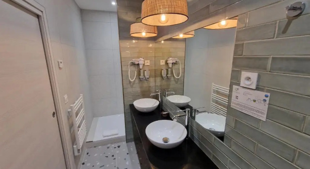 Четырёхместный номер Standard с видом на горы Hôtel Bella Vista
