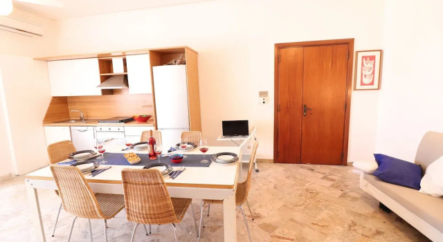 Central Apartment with Wi-Fi, Air Conditioning & Balcony with Sea View; Garage