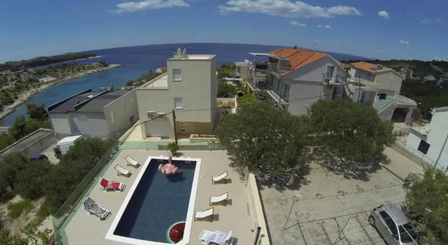 Апартаменты с 2 комнатами с балконом и с видом на море Apartments Martina