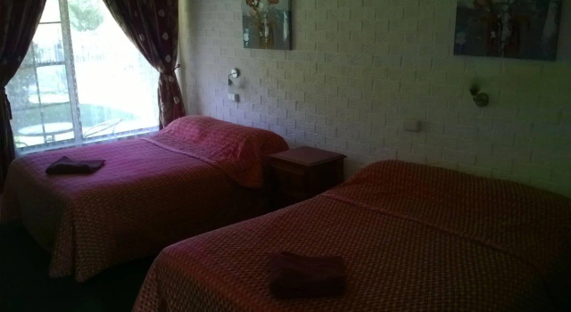 Colonial Inn Motel, Забронировать Мотель Мотели Тамуорт, Мотель