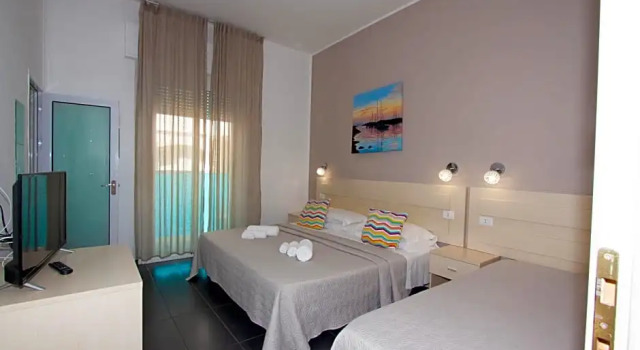 Трёхместный номер Standard MoMo Seaview Hotel