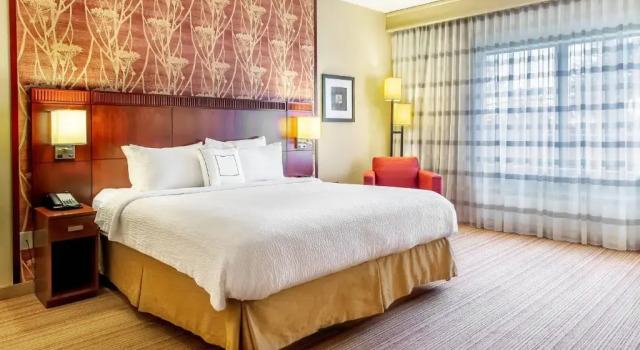 Двухместный люкс Courtyard by Marriott Lexington Keeneland/Airport