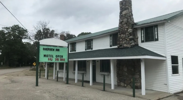 Riverview Inn, Rezervați Mini-hotel Grayling Michigan