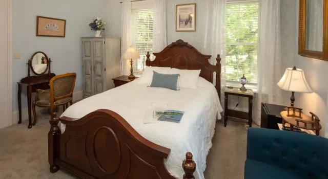 Двухместный номер Standard с видом на сад Cloran Mansion Bed & Breakfast