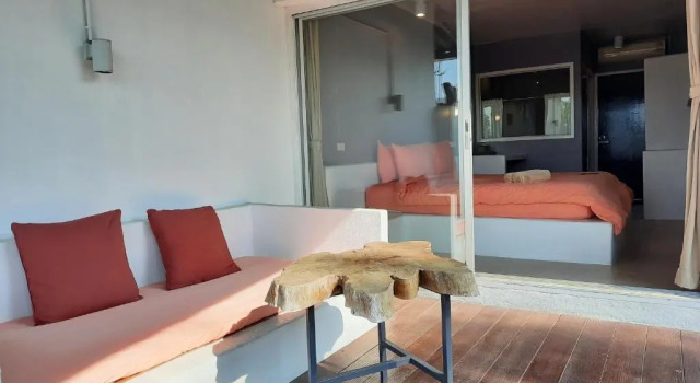 Студия с балконом Chasorn Riverside Resort