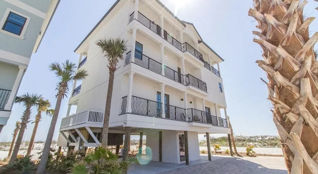 Sea Spell 8 Bedroom Holiday Home by Five Star Properties, Rezerwuj Hotel Hotele w Emerald Coast z parkingiem, Parking