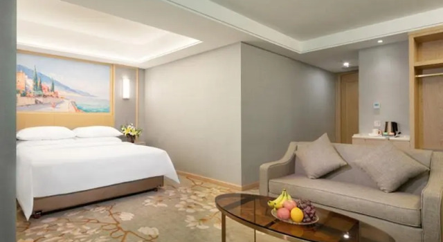 Vienna Hotel Guangxi Hechi Jinchengjiang Baima Street, Book Hotel Hoteller i Hechi med parkering, Parkering