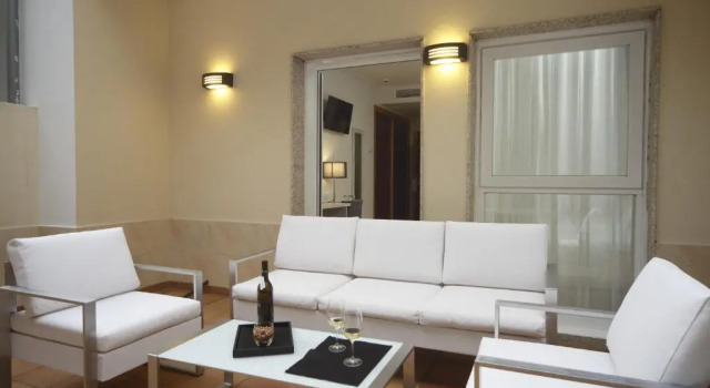 Трёхместный номер Standard Capitol Boutique Hotel