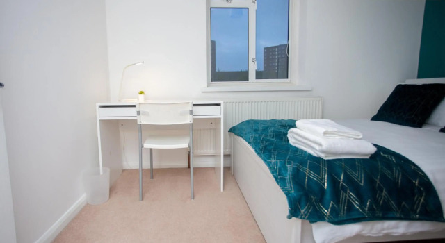 Cocooonstays Short Lets & Serviced Accommodation Hayes, Забронировать Отель Отели Middlesex с парковкой, Парковка