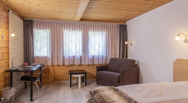 Двухместный номер Superior с балконом Hôtel Alpina - Swiss Ski & Bike Lodge Grimentz