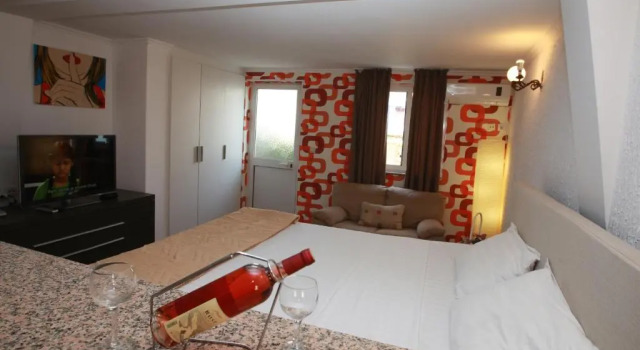 Guest house Villa Slavica, Забронировать Гостевой дом Отели Свети-Стефан с парковкой, рядом с Пляж Црвена Главица, Парковка