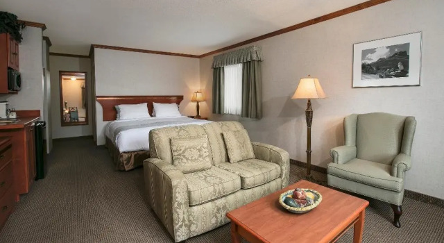 Люкс Mount Robson Inn