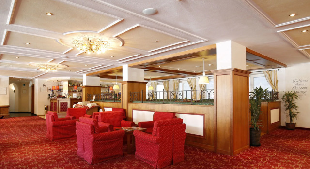 TH Corvara - Greif Hotel, Забронировать Отель Отели Бадия с парковкой, рядом с Гондольный подъёмник Боэ (нижняя станция), Парковка