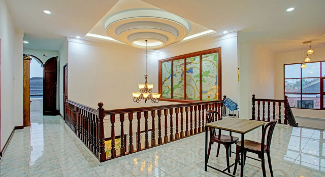 Capital O 92990 Nena Kostel Syariah, Rezerwuj Hotel Padang Sumatra