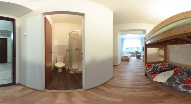 Penzion Heřmanice, Book Hotel Hoteller i Kraliky med parkering, Parkering