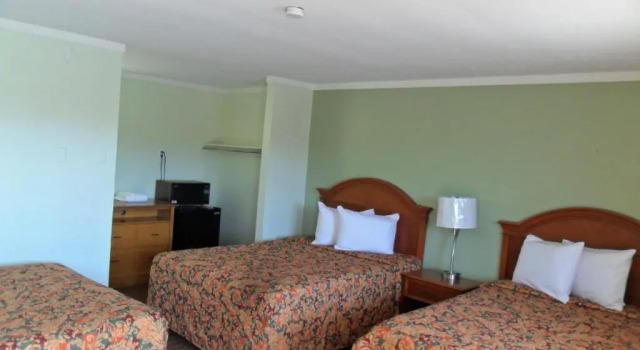 Трёхместный номер Standard A-OK Motel