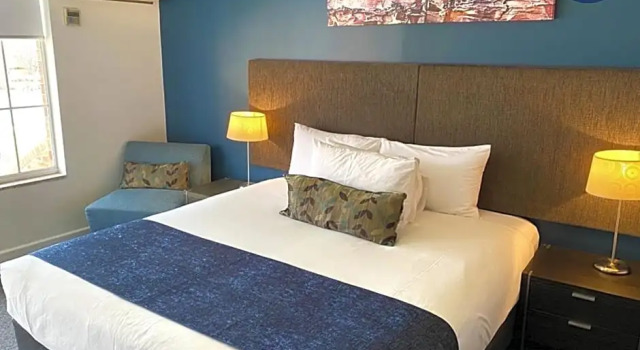 Номер Deluxe Golden Age Motor Inn