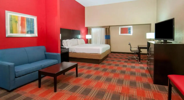 Люкс Holiday Inn Express & Suites Jackson Downtown - Coliseum by IHG