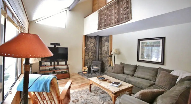 Pet-Friendly 8 Leisure Home features Private Hot Tub and Gas BBQ by RedAwning, Réserver Maison de vacances Cottages à Oregon, Cottage