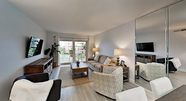 Modern Ocean Tennis & Racquet Club W/ Pools 2 Bedroom Condo