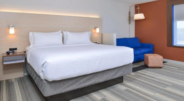 Двухместный номер Superior Holiday Inn Express & Suites Farmington Hills - Detroit by IHG