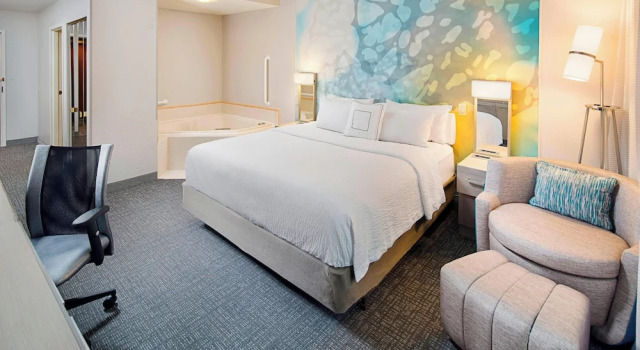 Двухместный номер Standard с балконом Courtyard by Marriott West Palm Beach Airport