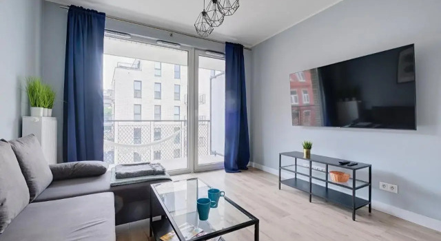 2Br Apt Strzelecka 24 with balcony, Prenota Appartamento Varsavia Masovia
