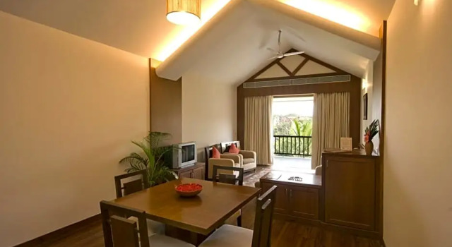 Люкс c 1 комнатой Aqua Villa Bungalow Vedic Village Resort