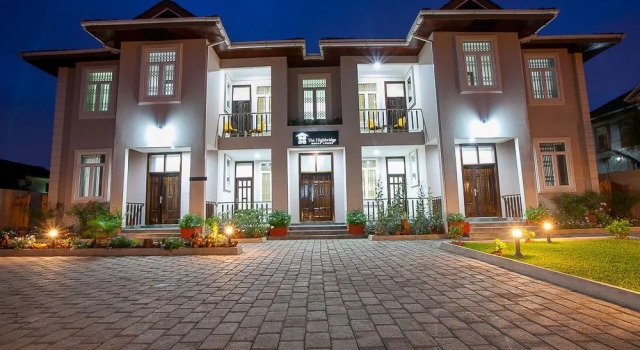 The Highbridge Guest Lodge