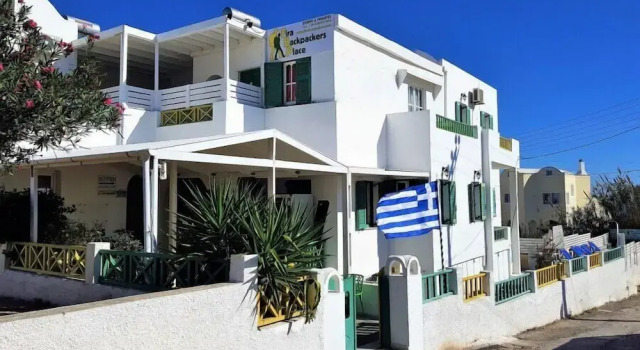 Fira Backpackers Place, Забронировать Отель Тира Santorini Caldera, рядом с Музей досторического города Тира