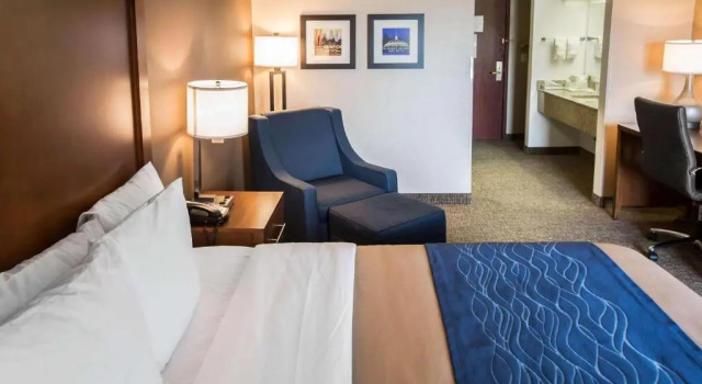 Номер Standard Comfort Inn Crystal Lake - Algonquin