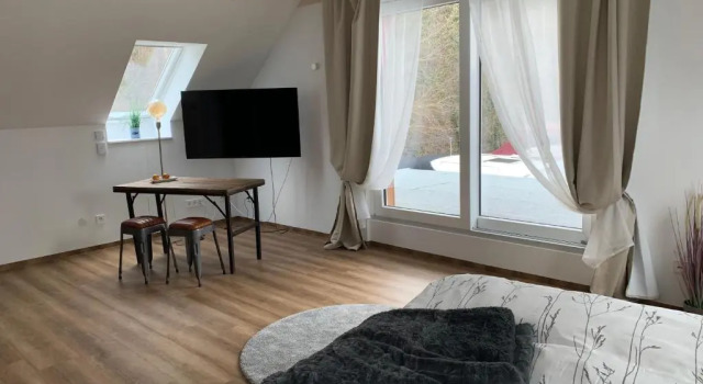 Tiny House oder Ferienwohnung auf der Sunset Marina, Buchen Sie Hotel Spandau Berlin