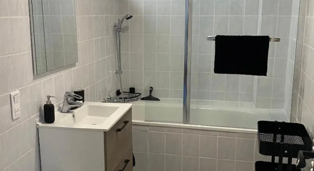 Le Marais Vous - Duplex en centre-ville., Забронировать Отель Отели Провен с парковкой, рядом с Туристско-информационный центр города Провен, Парковка