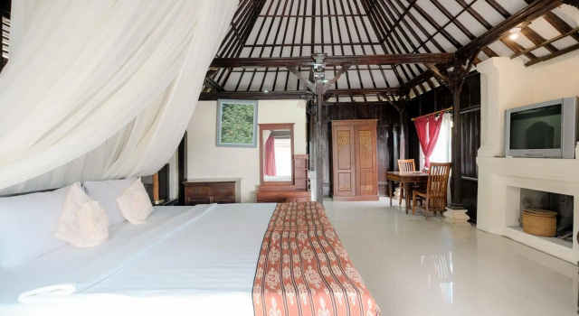 Resto Apung and Bungalow Kedisan Batur Lake View RedPartner