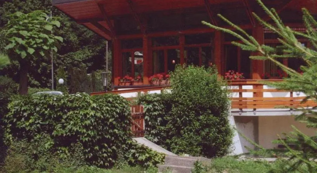 Hotel Au Vieux Moulin, Book Hotel  