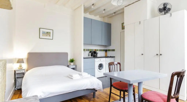 Appartement Blanc et Gris, Забронировать Апартаменты/квартира 3-й округ: Маре Париж, рядом с Станция метро Rambuteau
