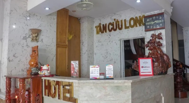 Reddoorz Plus Near Binh Tay Market