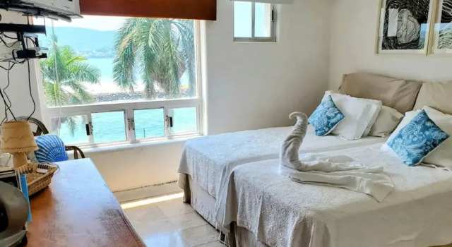 Oceanfront Villa w Private Jacuzzi & Club Access, Забронировать Вилла Отели Ixtapa-Zihuatanejo с бассейном, Бассейн