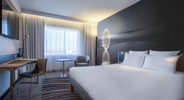 Двухместный номер Superior Novotel Poznan Centrum