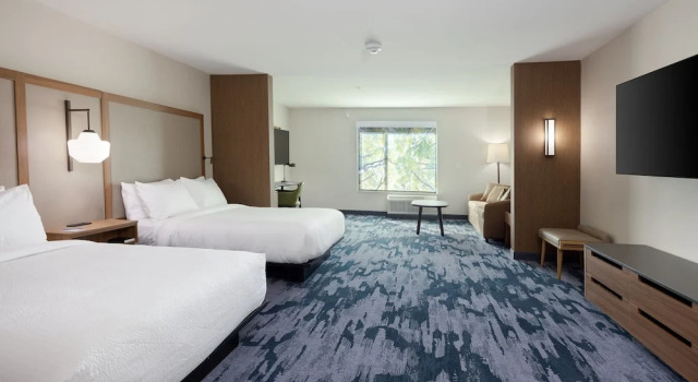 Четырёхместный люкс Fairfield Inn & Suites by Marriott Canton Riverstone Parkway