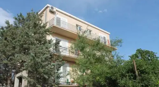 Rooms & Apartments Dora, Book Hotel Hoteller i Zadar County med parkering, Parkering