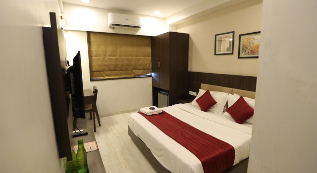 Номер Deluxe Hotel Privya Rooms and banquet Surat