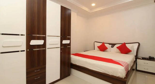 Saba Service Apartments by OYO Rooms