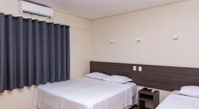 Village Hotel, Забронировать Отель  