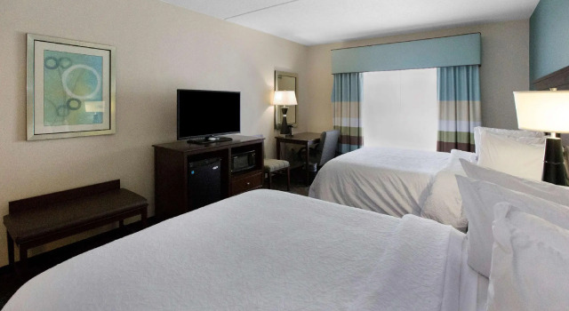 Четырёхместный номер Standard Hampton Inn Pittsburgh-Bridgeville
